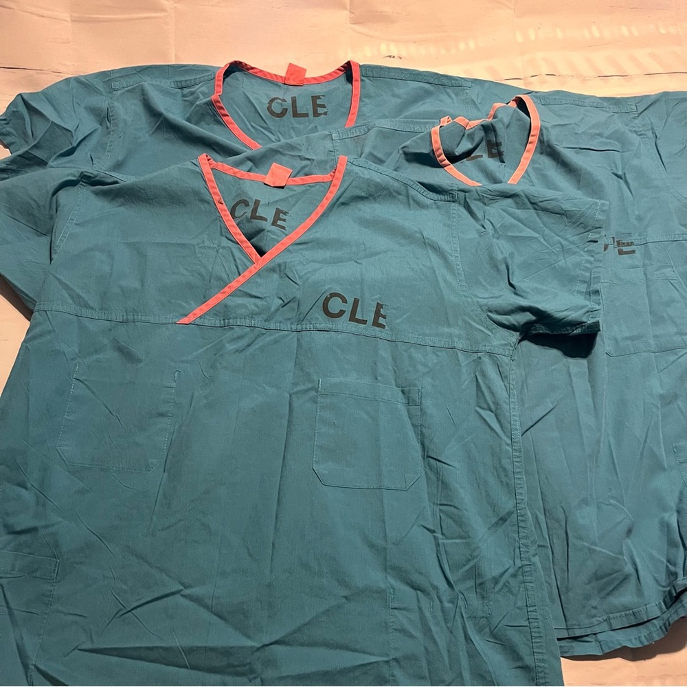 3 Pack Bundle of Green V Neck Scrub Top with Pockets, Size XL